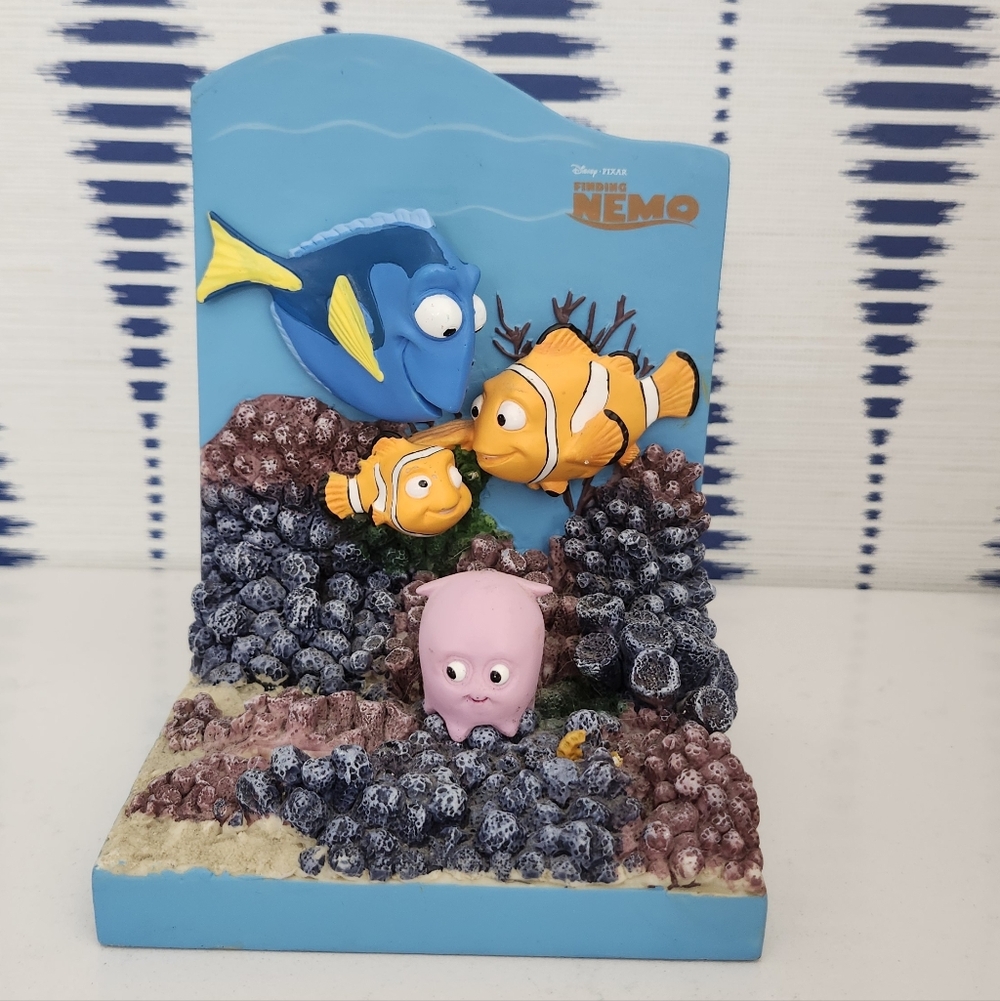 Disney Finding Nemo Bookend
